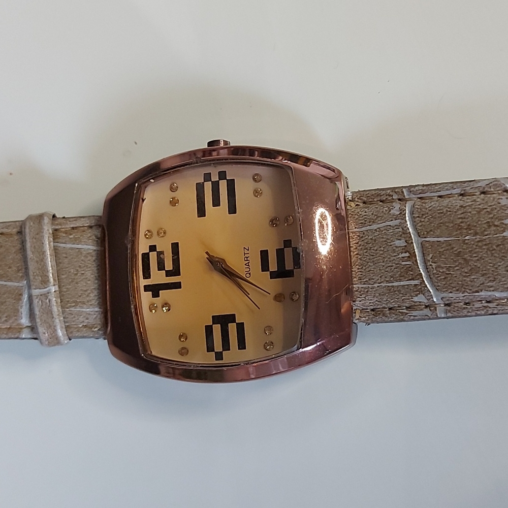 Ladies Watch - Picture 2 of 4